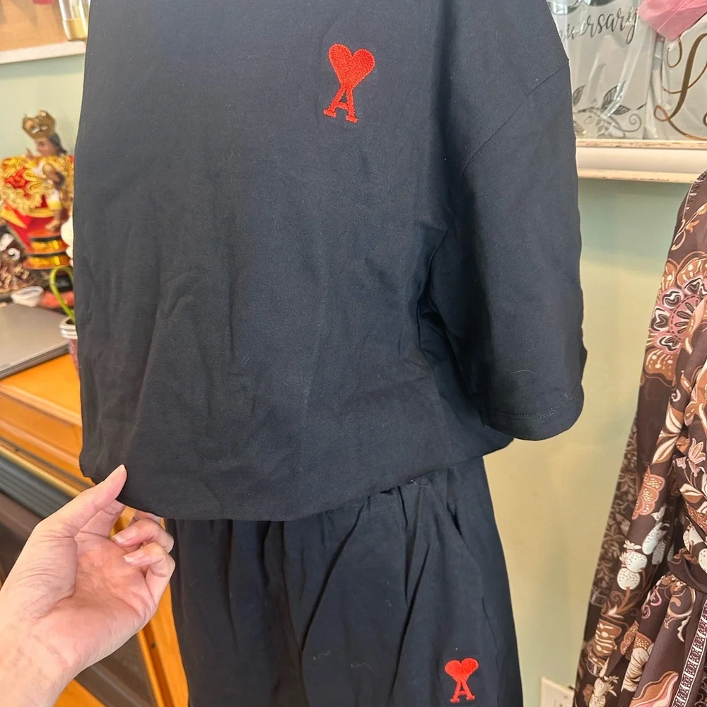 Black Women's Elastic-Waist Skirt with Red Heart Detail - Picture 10 of 13